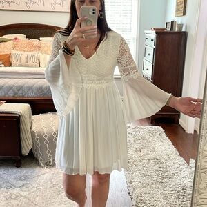 Easel BOHO Bell Sleeved Cream Dress with Lace Details Size M